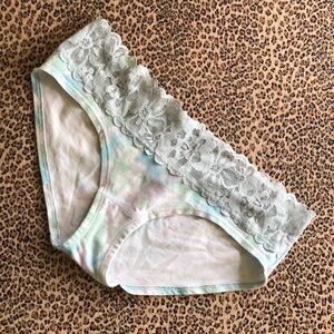 NWOT Victoria’s Secret Hip hugger Hipster lace top Panty